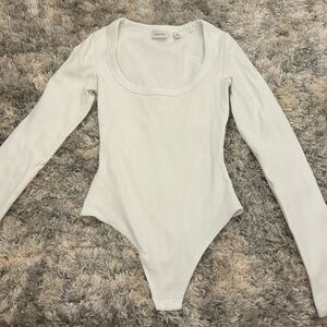 Aritzia babaton bodysuit